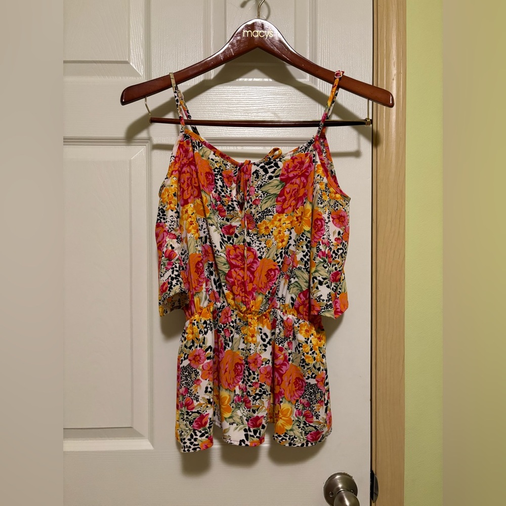 Guess floral too size M